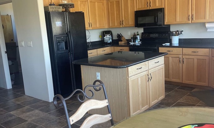 New River House | Cozy 1-bedroom house in charming New River with AC