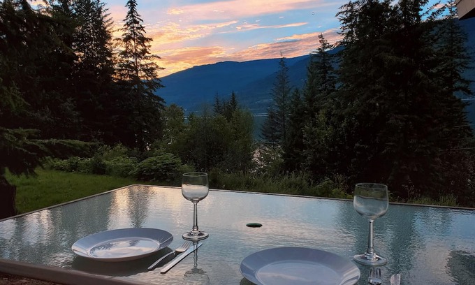Eagle Bay Bed & Breakfast | Suite Retreat at the Lakehouse, with lake access and beautiful lake views.