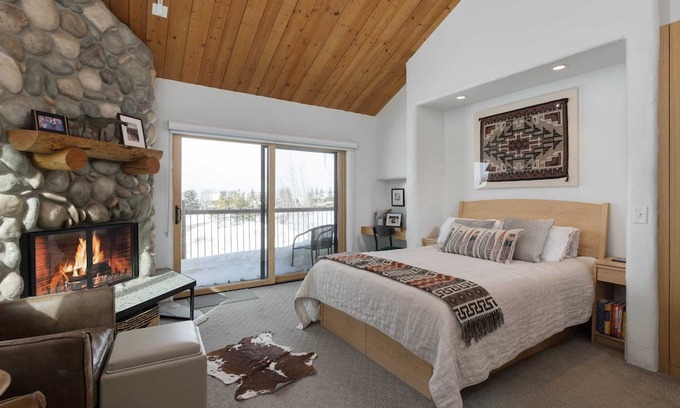 Spring Creek Ranch House | BoundaryJH: Teton Views in Jackson Hole