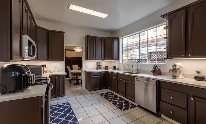 North Berkeley House | Room in Stylish Getaway w/ Outdoor Charm