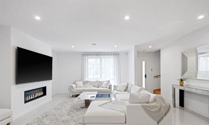 Rhyll House | Swan Bay Park by Ready Set Stay - WIFI, Full Linen and Towels, Central