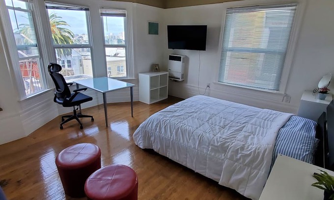 Western Addition Apartment | Cozy apartment with Views and WiFi in pleasant San Francisco.