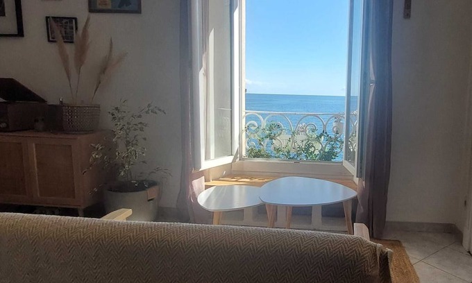 Bastia Apartment | Charmant T2 Vue Mer - Centre Ville de Bastia - Quartier Animé