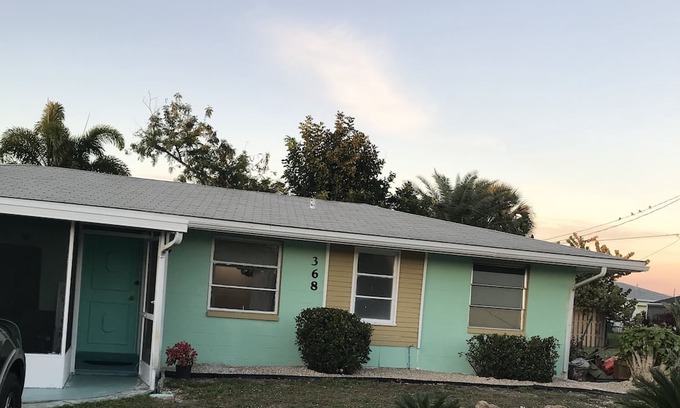 Port Charlotte Apartment | Amazing Getaway! 6 minutes to the Sun seeker Resort.