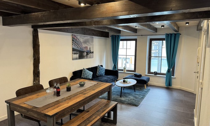 Siegburg Apartment | 4711 Suite - Stilvolle, Einzigartige und Zentral Gelegene Ferienwohnung