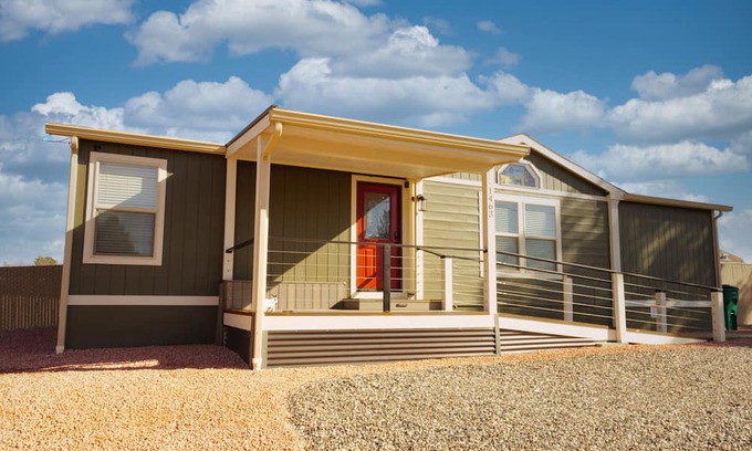 Camp Verde House | Camp Verde Retreat Unwind in our warm haven, hot tub under the stars.