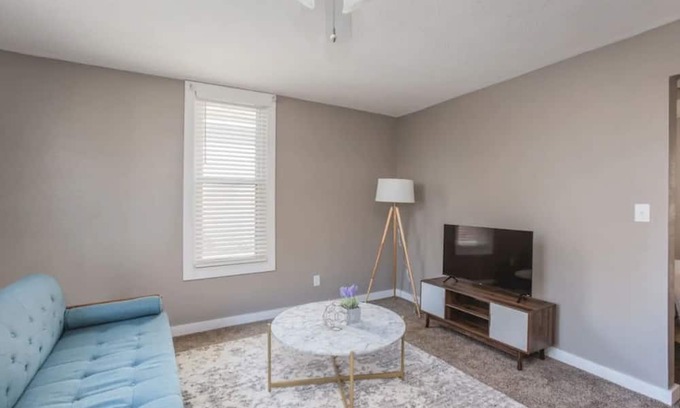 West Central Apartment | Sleepover: Tidy 1BD/1BA - Downtown Springfield