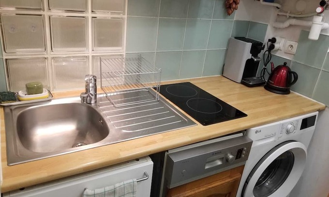 Quartier du Pont-de-Flandre Apartment | Charming Parisian flat with parking - at the foot of La Villette