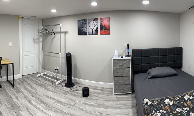 East Massapequa House | Cozy Studio in terrific Massapequa with AC, WiFi
