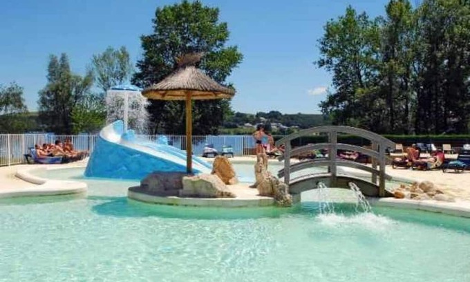 Canet-de-Salars House | Camping 4 étoiles - Parc aquatique - eeeah0