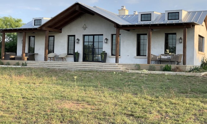 Mason House | Texas Hill Country ranch luxury retreat 300 acres perfect spot to watch ECLIPSE