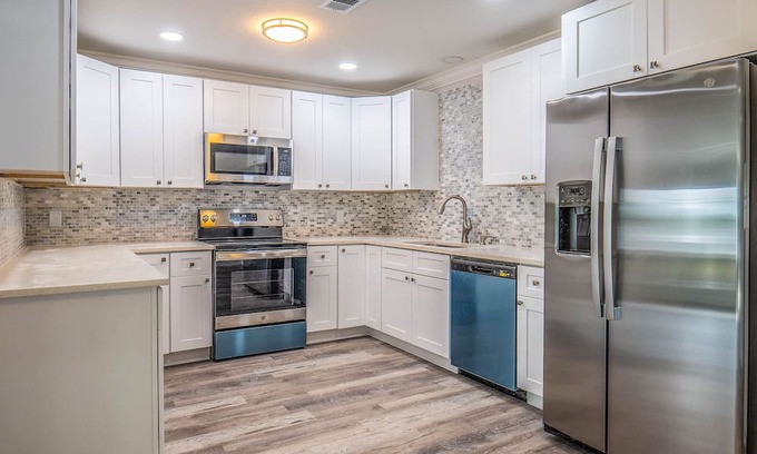 Polk City House | 6Br Disney Family Retreat in the Woods