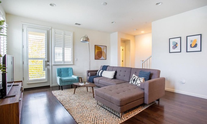 Edenvale House | Sweet San Jose 4BR w/ Pool, Gym, Spa & A/C, nr Dining, by Blueground