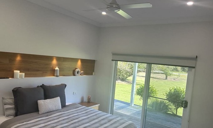 Yarram Other | Luxury farm house, Woodside. 10 min to a beach or a 25 min drive to a forest.