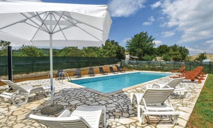Trilj Apartment | Marija - Rooms With Pool - R3