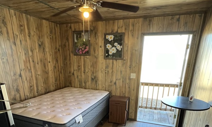 Crane Apartment | Crane, TX Efficiency Rental