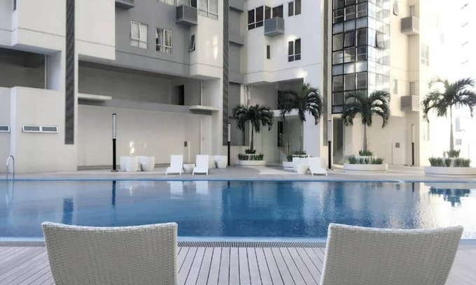 Bonifacio Global City Condo | Muggle Stay1.0 - 2BR in BGC 50mbps WIFI