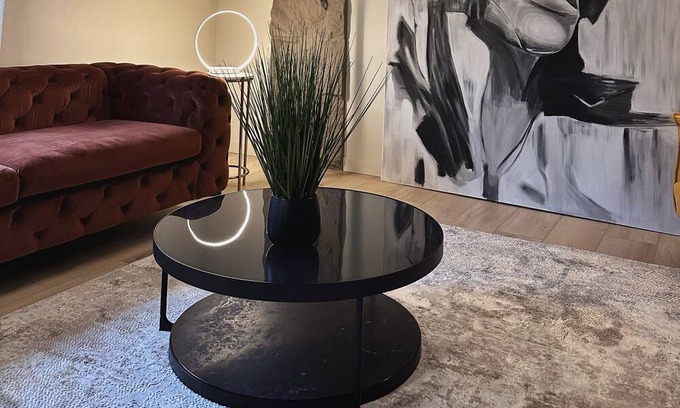 Pittsburgh Apartment | Stylish Elegance