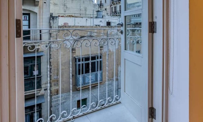 Floriana Apartment | Charming home with Private Balcony in Floriana