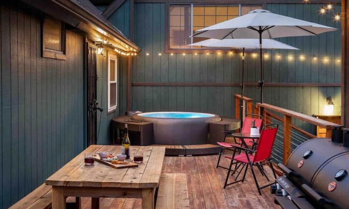 Pine Mountain Club Cabin | Spacious Home! Private Master and unique Gameroom
