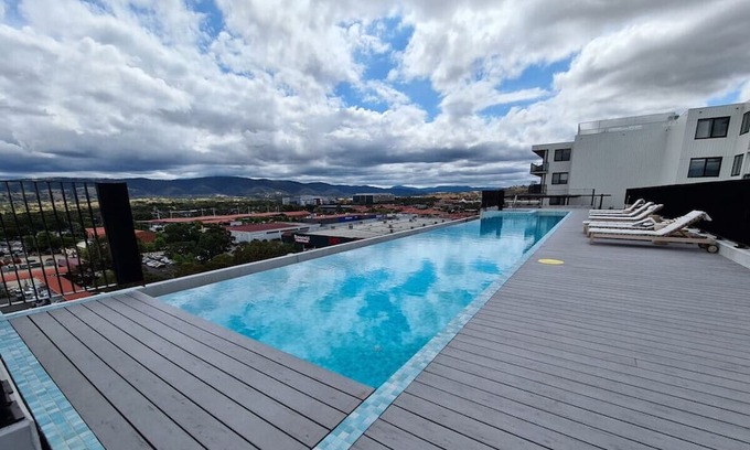 Greenway Apartment | Tugg5 · Black Diamond Apt in Greenway!