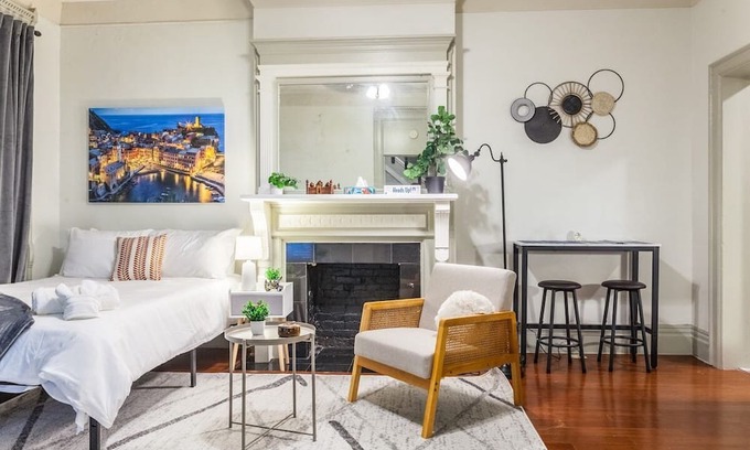 Allentown Apartment | Buffalo - Allen Studio 2