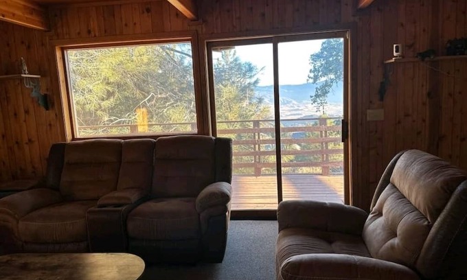 Bear Valley Springs House | Tranquil Cabin in the Mountains - Breathtaking Views, Immersed in Nature! PetsOK
