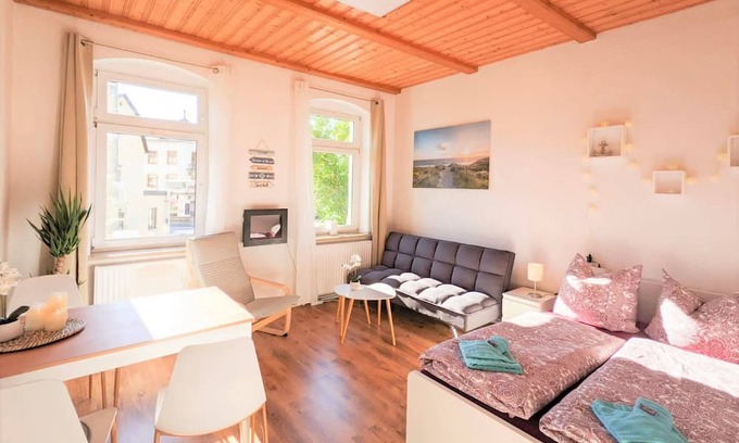 Rathmannsdorf Condo | Bad Schandau Fußläufig - Pool, Garten · R1
