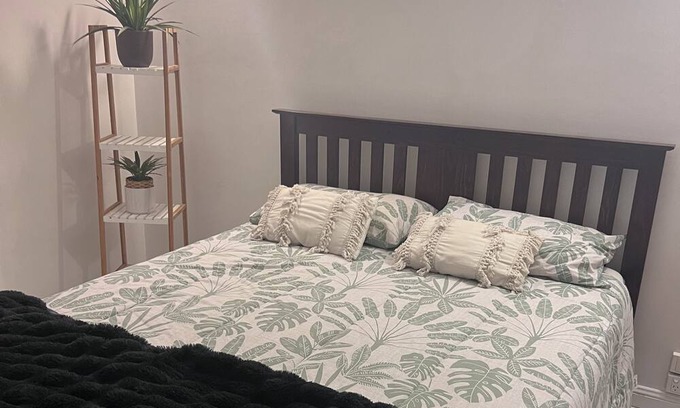 Howard Springs Apartment | Tropical Rural Darwin - 1br with private pool and private bathroom