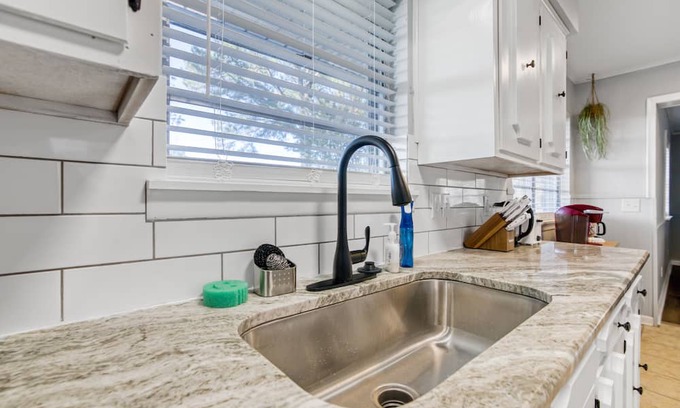 Jacksonville House | Ideal 3BR for Work Stays and Home Transition