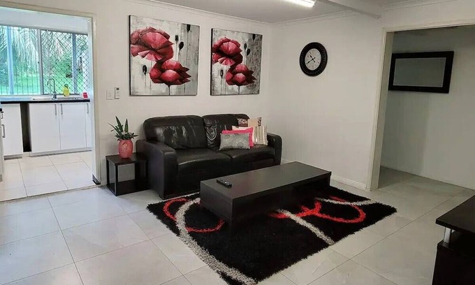 Slacks Creek Apartment | Entire Ground Level Of A Double Storey Home