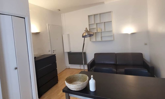 6th Arrondissement Apartment | Cozy cocoon near the Louvre Museum