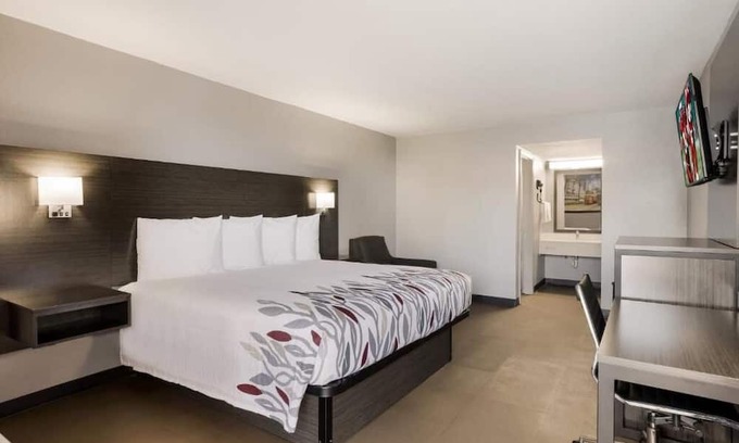 Alexandria House | Louisiana Charm Awaits: Pets Allowed, Parking! Near Kent Plantation House!