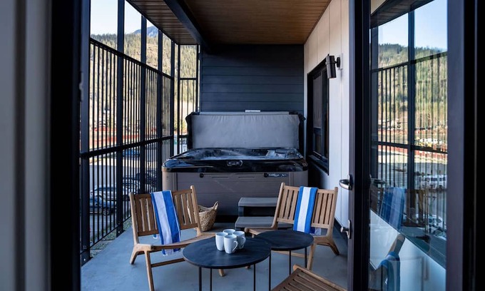 Revelstoke Condo | Drop In Condo by Revelstoke Vacations