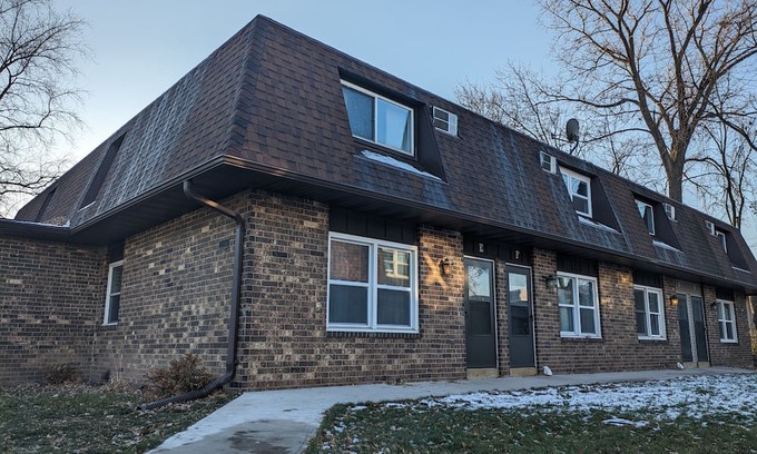 Ashwaubenon House | Cozy Newly Remodeled Two-Bedroom Townhouse in Green Bay Near Lambeau!