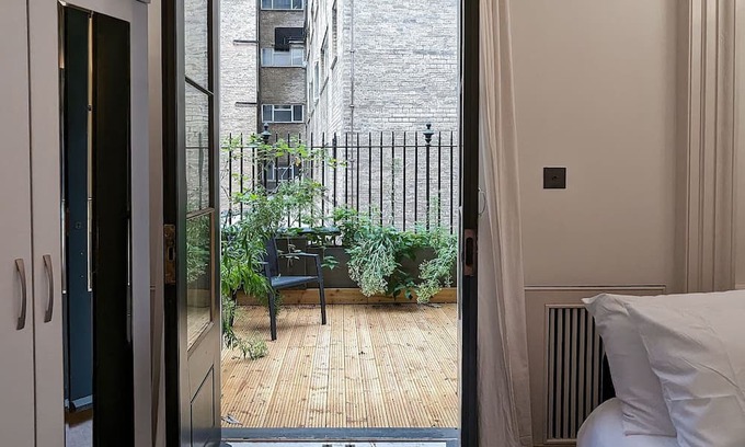 Bishopsgate Apartment | DIAMOND 7PP