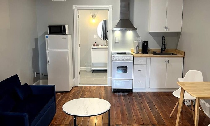 Staunton Apartment | The Sundog - Comfortable and Peaceful Studionn