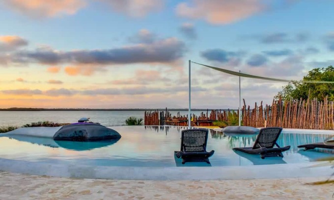 Placencia Villa | Alterhome Shark Studio