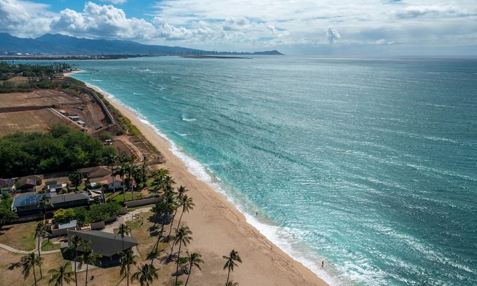 Ewa House | Ewa Beachfront Cottage: Beachfront w/Yard & Oceanviews - Your Nostalgic Aloha!