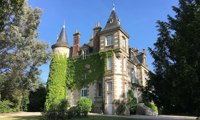 La Gaubretiere Bed & Breakfast | Le Château des Tourelles en Vendée
