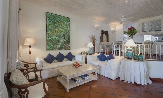 Gibbs Bay Apartment | Emerald Beach 2 | Allamanda