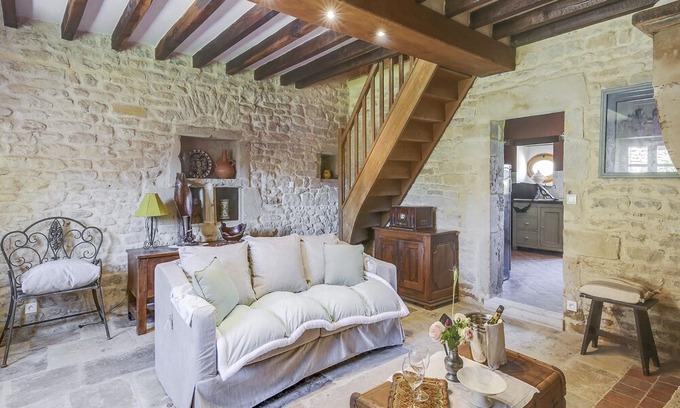 Talon House | Farmhouse in Talon with Scenic Views