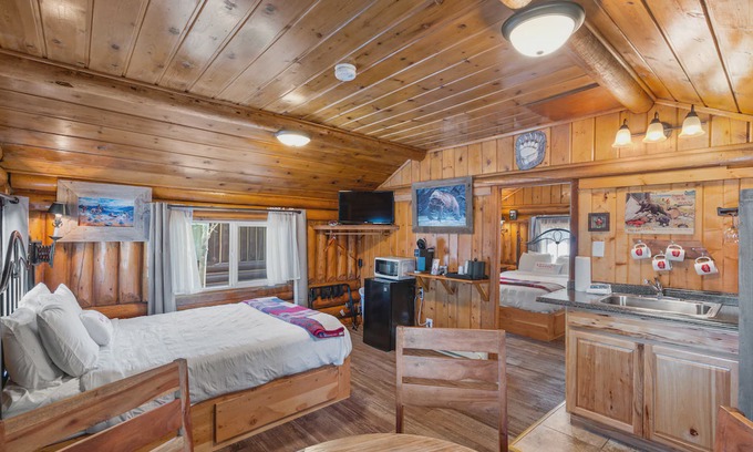 West Yellowstone Cabin | Bucking Moose Bison Cabin (#11)