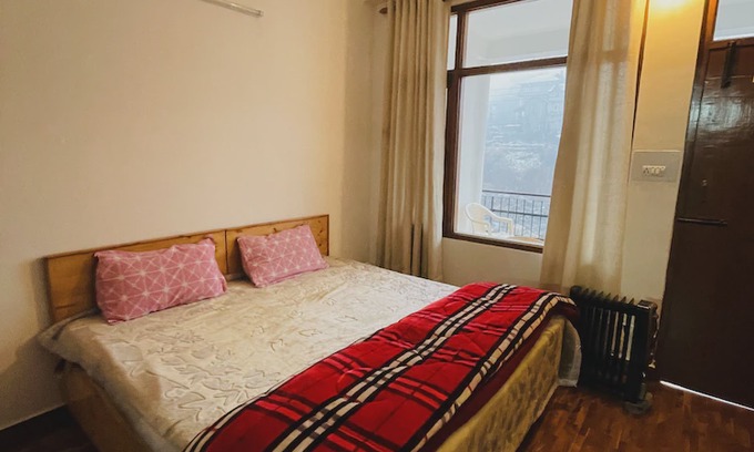 Manali Apartment | Cozy riverside Apartment in Manali | Dobhi-Naggar