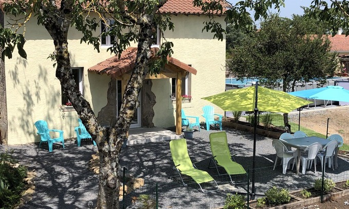 Le Dorat Bed & Breakfast | The Walnut Tree Chambre d'Hotes