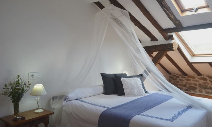 Navarredonda de Gredos House | Hostal Refugio De Gredos