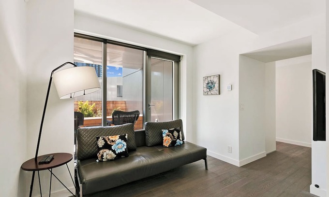 Downtown Vancouver Condo | D3 - Amazing One Bed + Den, with 2 terraces in Vancouver House!