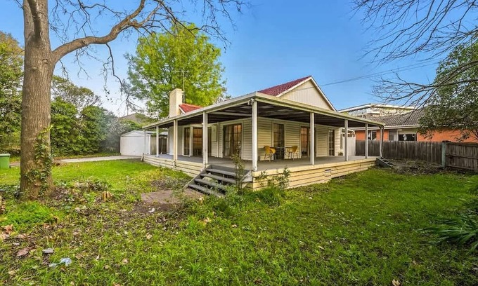 Ringwood House | Relaxing Ringwood Getaway near Mullum Mullum Trail