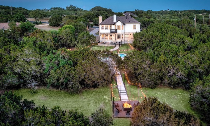 West Oak Hill House | *NEW* Private Pool- WalkerVR Just a Dream