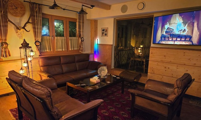 Aspangberg-Sankt Peter Ski Chalet | Mountain Residence in Austrian Alps for Skiing & Events, 1h to Vienna&Airport